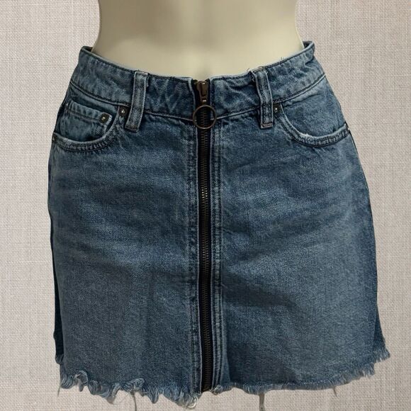 Free People Dresses & Skirts - Free People We The Free Zip It Up Denim Mini Skirt Frayed Edge Size 24 Front Zip